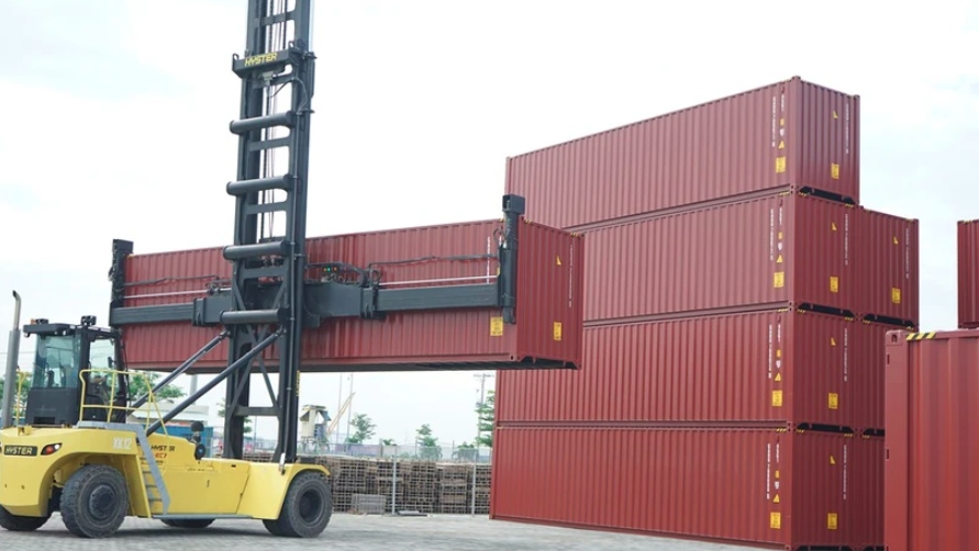 Hoa Phat delivers over 500 containers to world’s leading container leasing firm